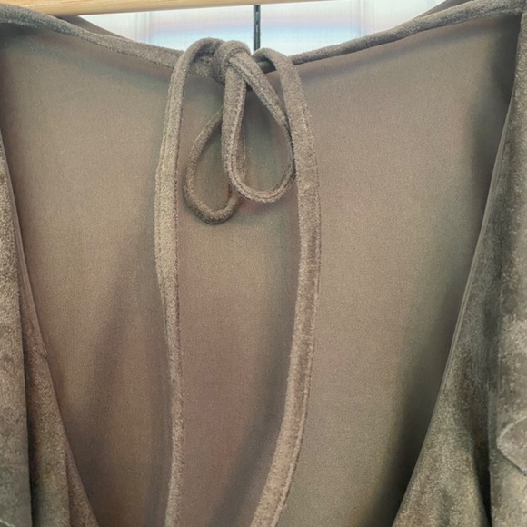 SHE & SKY short romper in faux suede women’s size  small - Picture 7 of 7